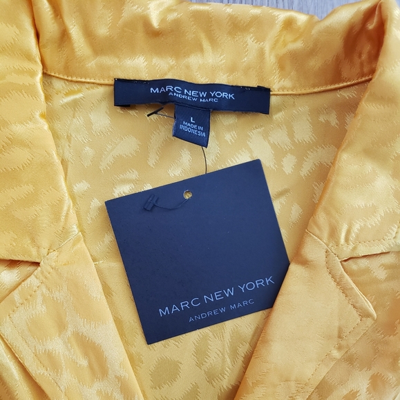 MARC NEW YORK ANDREW MARC Top - Picture 2 of 6